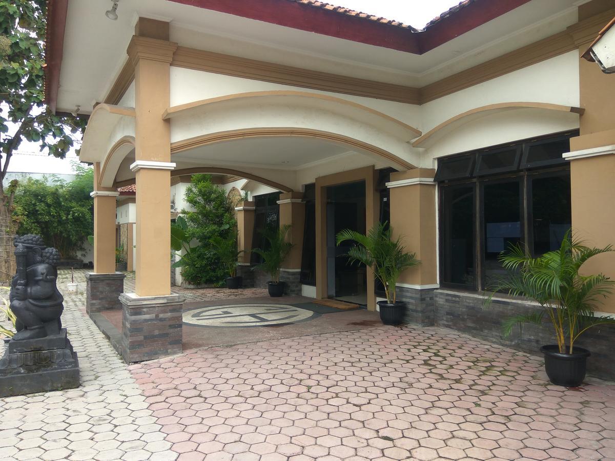 Graha Hotel Sragen Exterior foto