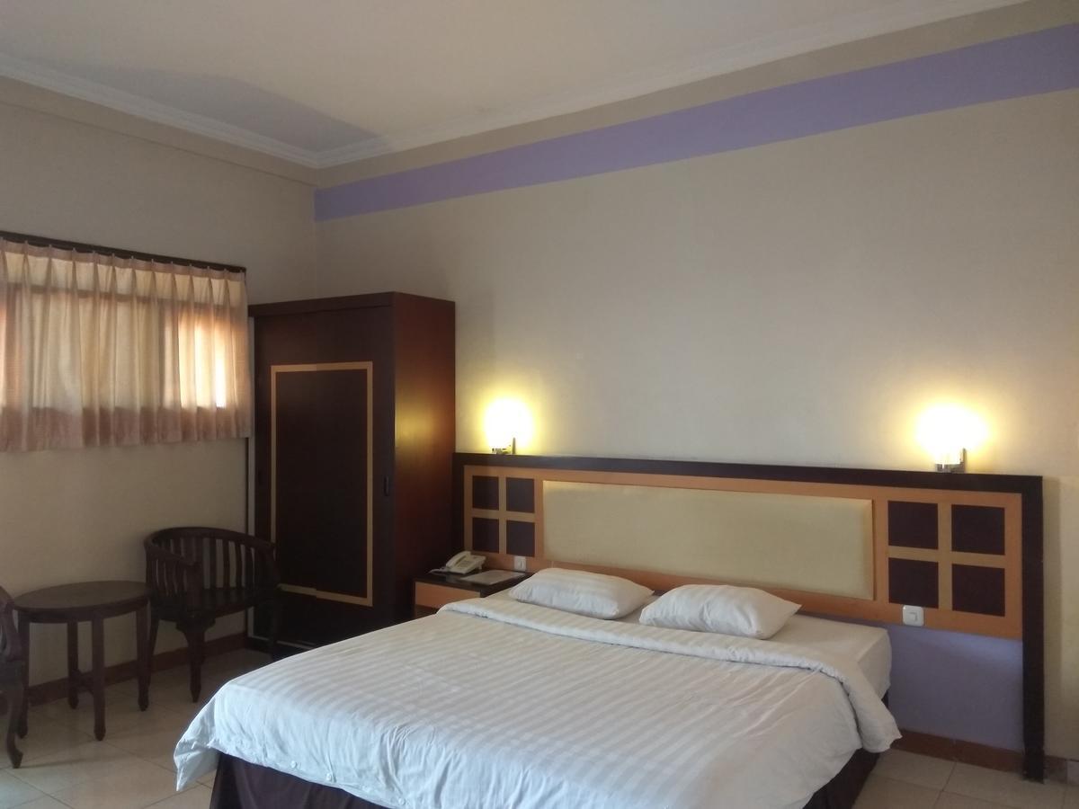 Graha Hotel Sragen Exterior foto